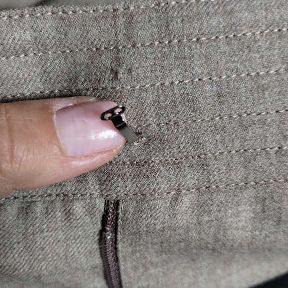 Oscar de la Renta Tan Trousers - Picture 9 of 13